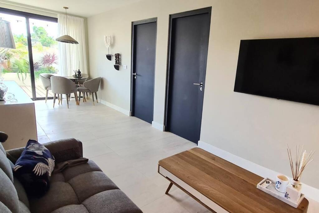 Boutique Appartment 4P With Private Pool, Near Jan Thiel & Mambo Beach Willemstad Zewnętrze zdjęcie